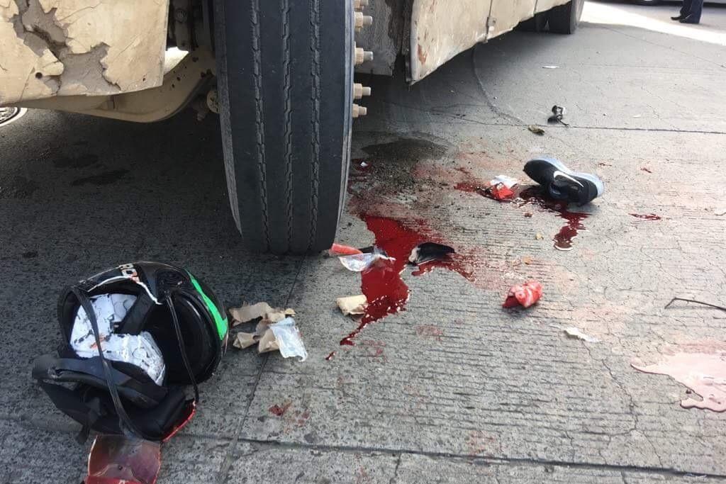 Imagen Camión urbano embiste a motociclista en Veracruz 