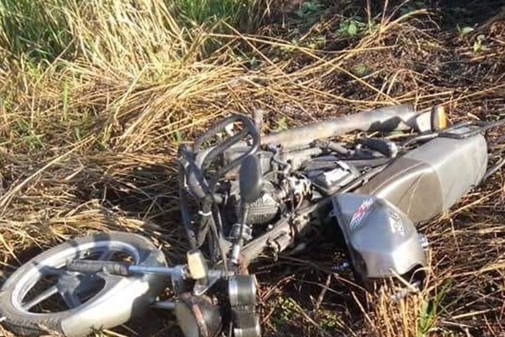 Imagen Choca automóvil y motociclista en Mata Espino, Veracruz; hay un muerto 