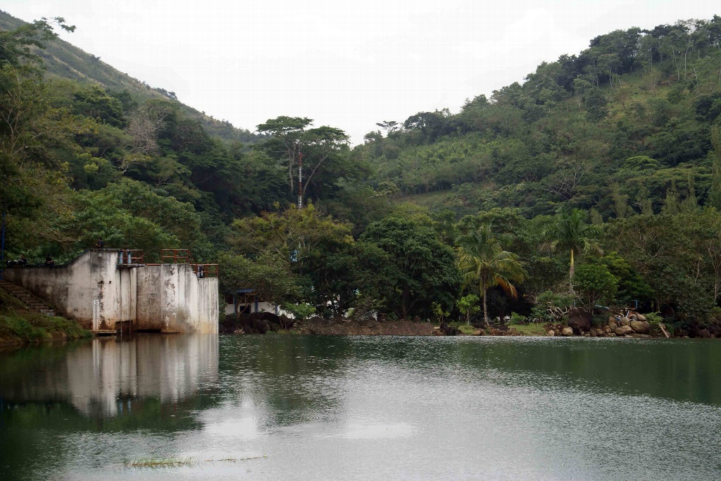Imagen Cierran presa Yuribia por lluvias en Tatahuicapan, Veracruz
