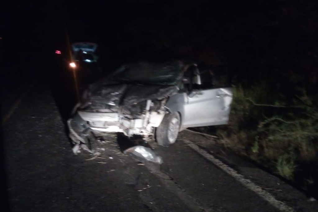 Imagen Cierre por aparatoso accidente en carretera Alazán-Canoas, hacia Pánuco, Veracruz