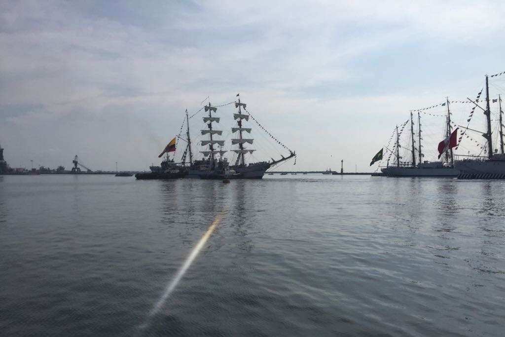 Imagen Despiden a Guayas de Ecuador, primer velero en irse de Veracruz