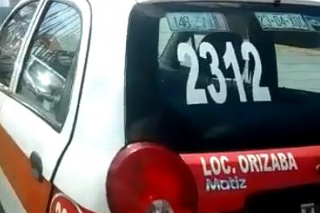 Imagen Aseguran 19 taxis presuntamente propiedad de un familiar cercano a Javier Duarte (+video)