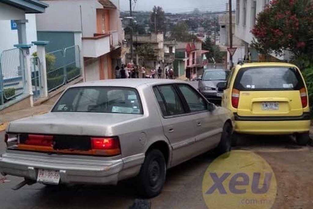 Imagen Accidente deja ocho vehículos y una casa afectada en Xalapa (+ fotos)