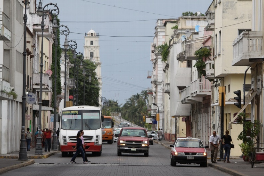 Imagen Buscan convertir en comercios 21 inmuebles abandonados en el centro de Veracruz