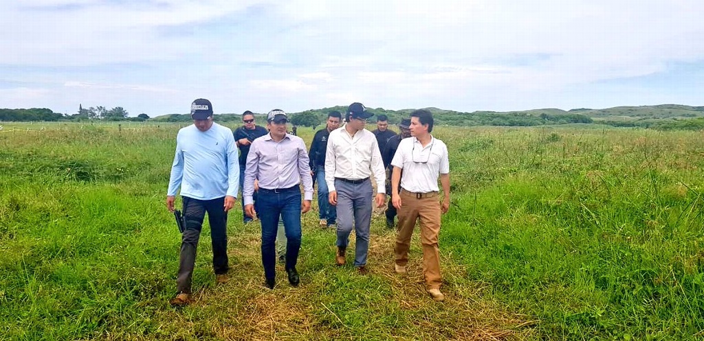 Imagen Comisionado Nacional de Búsqueda recorre predio de fosas clandestinas en Veracruz 