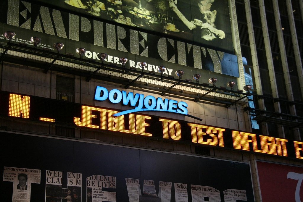 Imagen Dow Jones cierra con ganancia de 0.32 por ciento