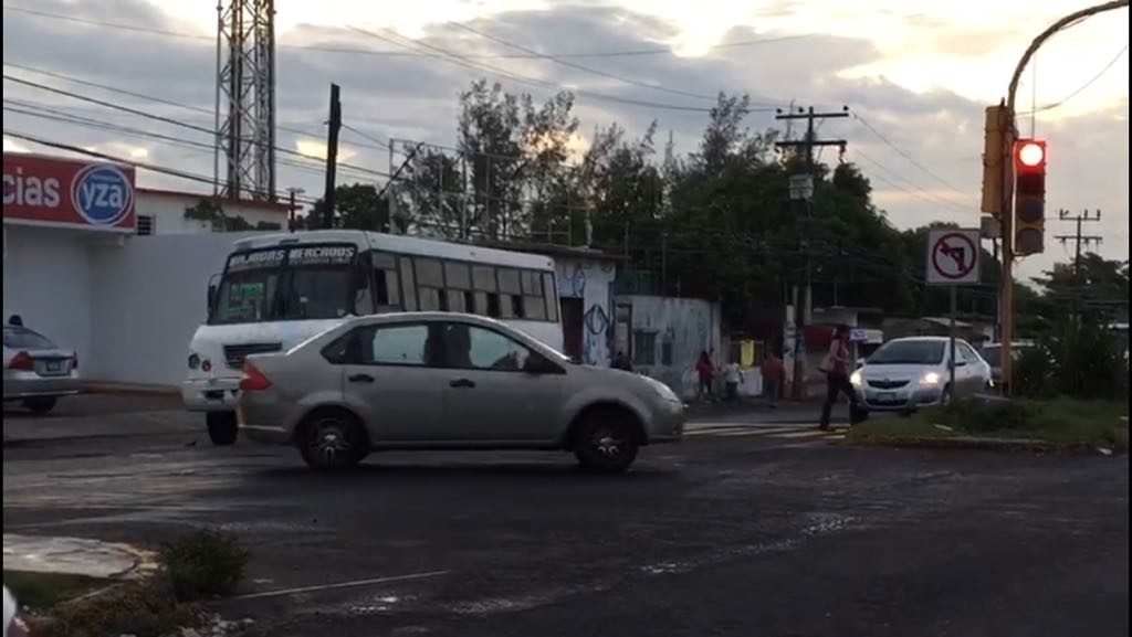 Imagen ¡Tome precauciones! Por trabajos de CFE cerrarán carretera Xalapa-Veracruz, este lunes