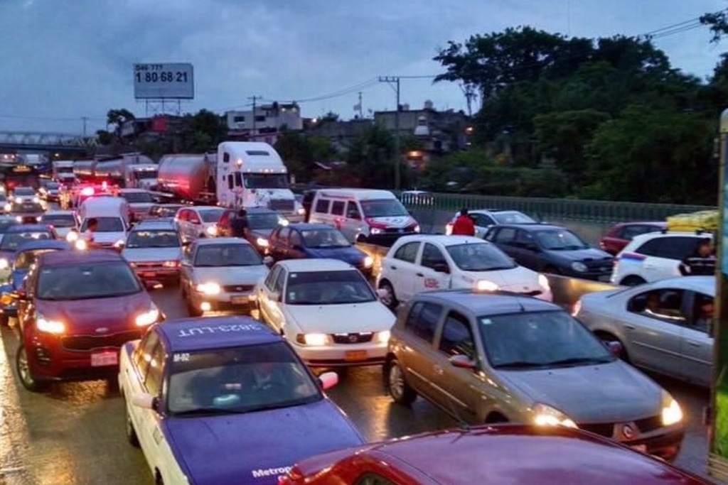 Imagen Autopista México-Puebla registra incidente en el kilómetro 82