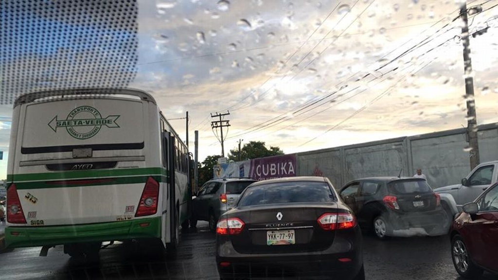 Imagen ¡Otro choque entre autobús y automóvil en Cabeza Olmeca! Esta mañana en Veracruz