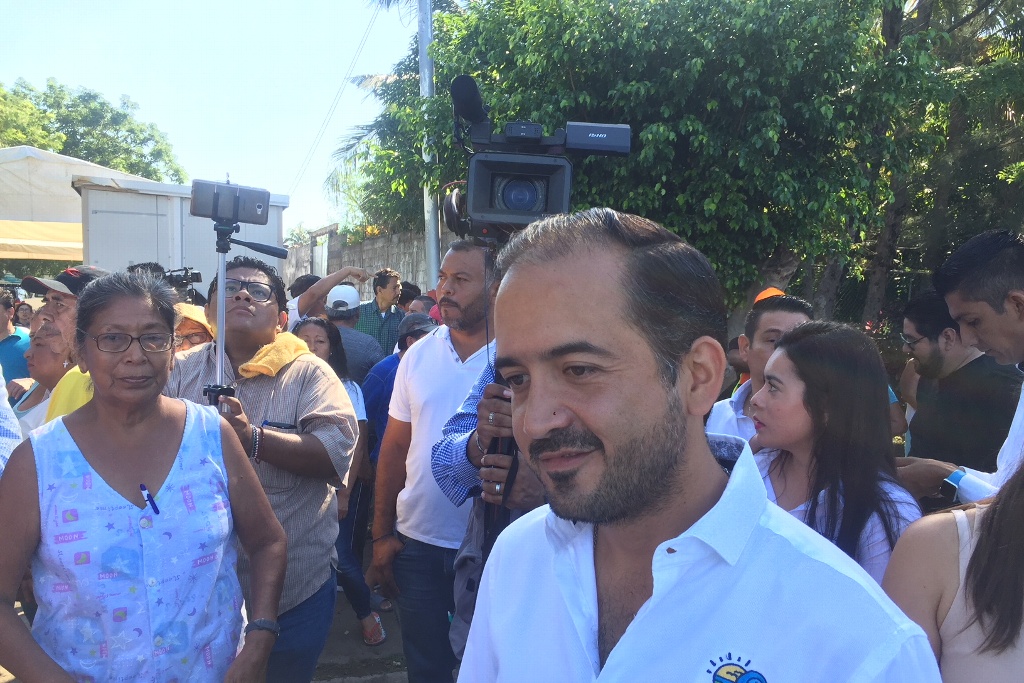Imagen El 1 de octubre salen a las calles policías municipales de Veracruz: Yunes Márquez