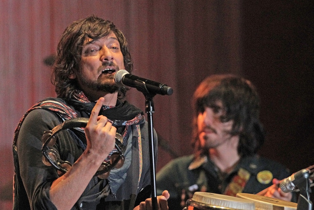 Imagen León Larregui le pide a AMLO que meta a las ratas a la cárcel y que no sea “maricón” (+foto)