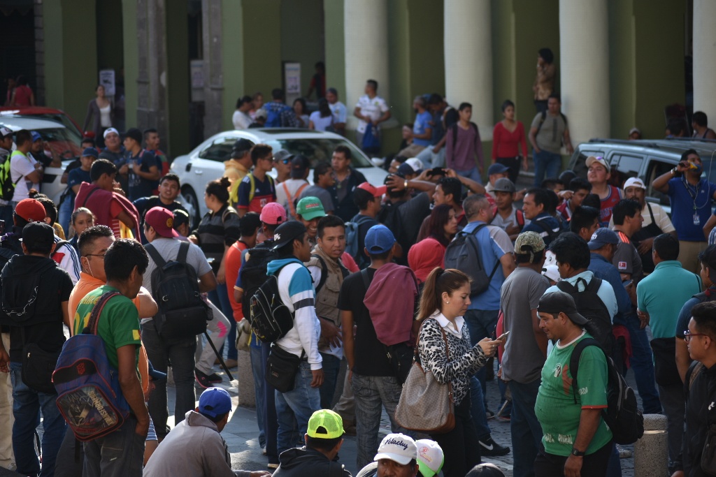 Imagen Se manifiestan trabajadores de Limpia Pública, en Xalapa, Veracruz; van 72 horas sin servicio