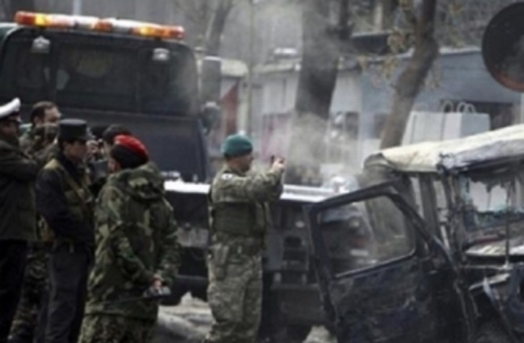 Imagen Ataques talibán contra bases militares en Afganistán dejan 20 muertos