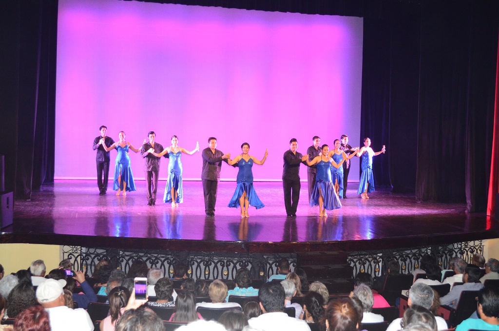 Imagen Llevan el Danzón al teatro de la ciudad de Orizaba, Veracruz (+fotos)