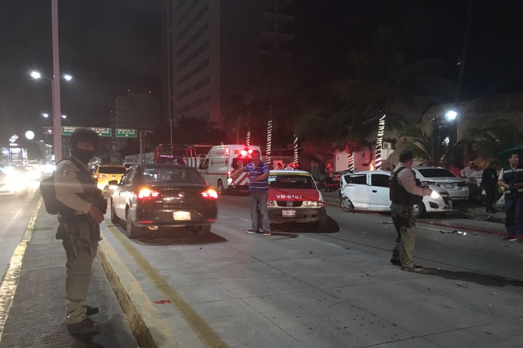 Imagen Choque múltiple en Boca del Río deja un muerto, 5 heridos y dos detenidos: Tránsito 