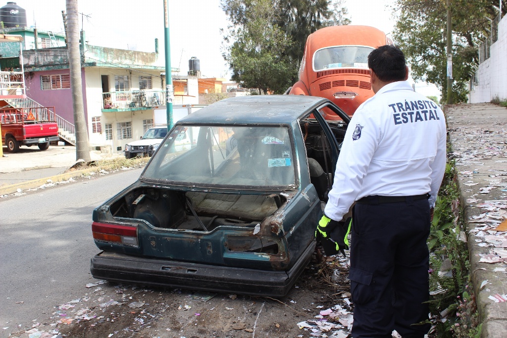 Imagen Reportan 35 autos maceta por mes en Veracruz: Tránsito