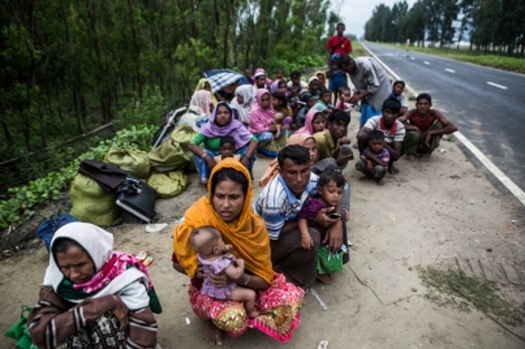 Imagen Denuncian venta de niñas rohingya en campos de refugiados de Bangladesh