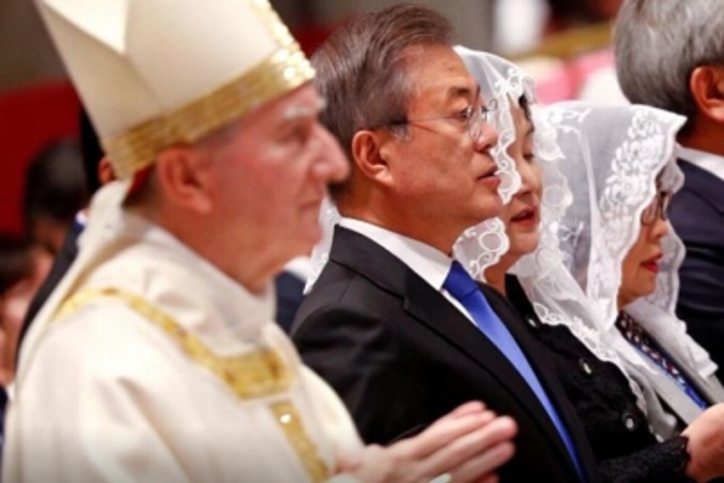 Imagen Reciben en Vaticano a presidente surcoreano con misa por la paz