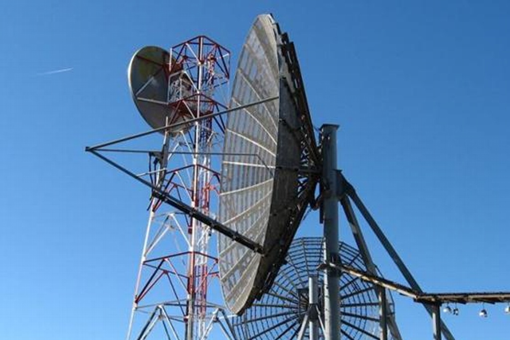 Imagen Patentan filtro para eliminar ruido en recepción de señales en antenas