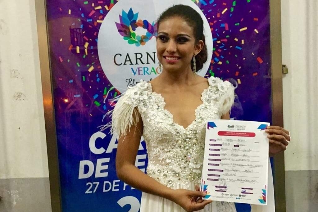 Imagen Realiza inscripción simbólica candidata a Reina del Carnaval Veracruz 2019