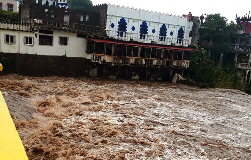 Imagen Puente recién rehabilitado resulta dañado por lluvias en Santiago Tuxtla