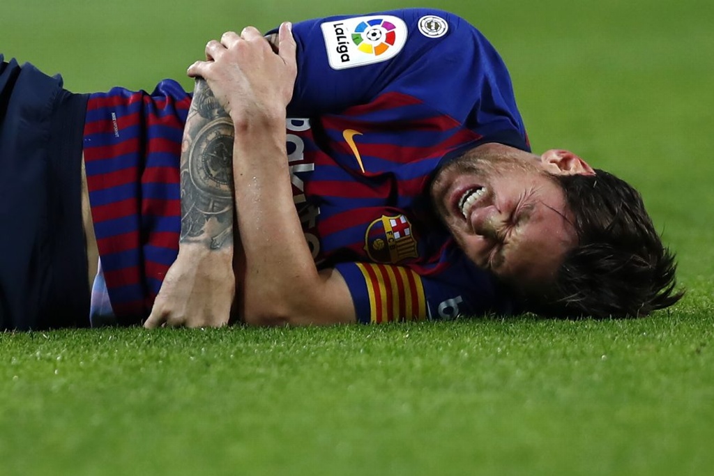 Imagen ¡Se fractura Messi y es baja con el Barcelona!