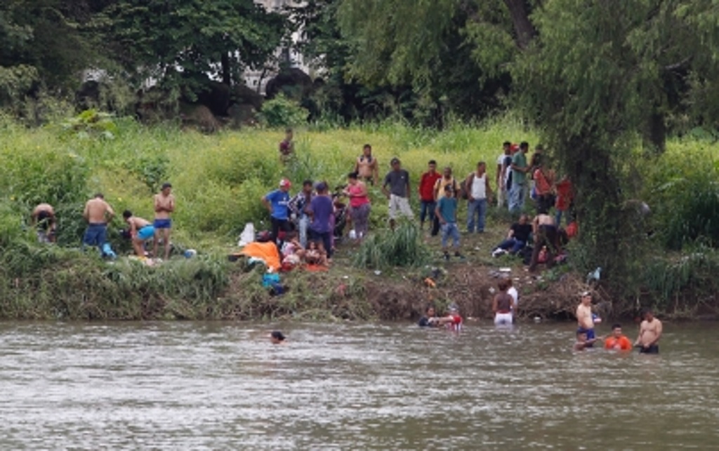 Imagen Regresan a Honduras dos mil migrantes de la caravana 