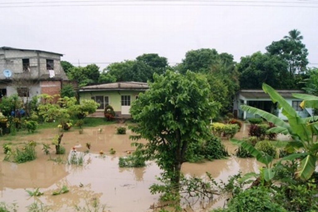 Imagen Ya suman 102 comunidades inundadas e incomunicadas en Minatitlán: PC municipal