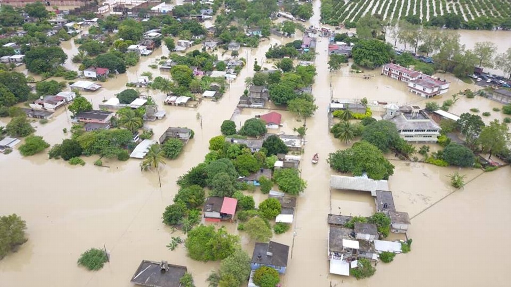 Imagen Más de 30 mil personas bajo el agua por desbordamiento de ríos en Álamo: PC Municipal