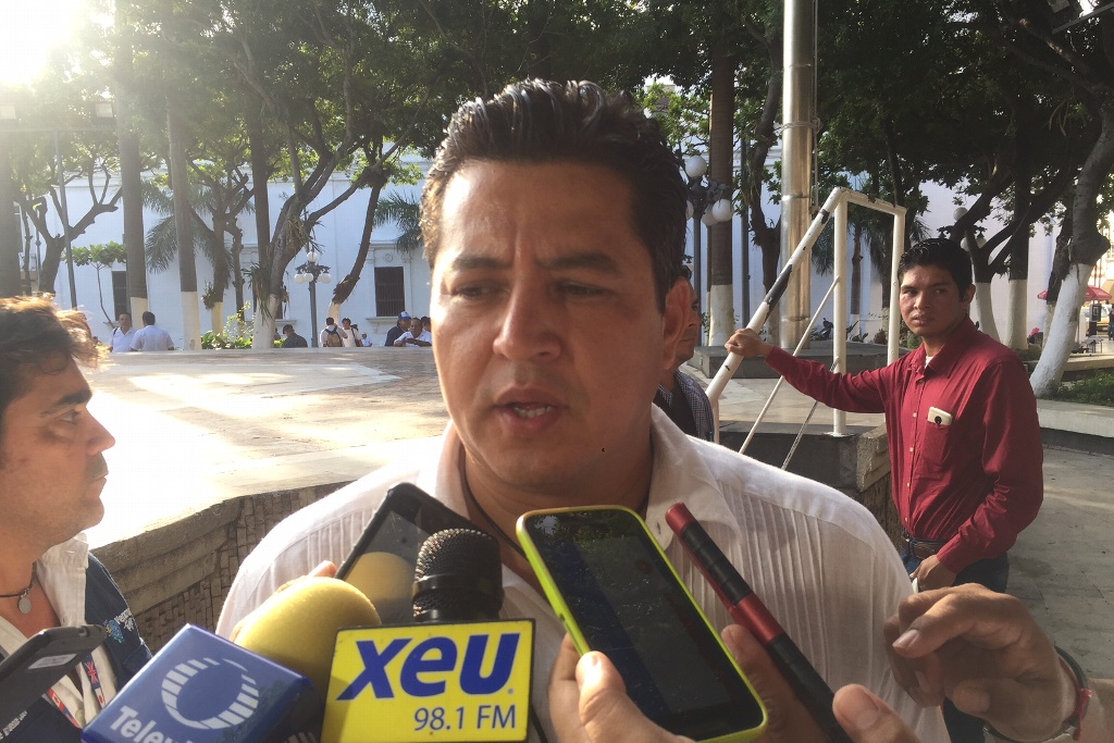 Imagen Pide regidor que director de obras en Veracruz, sea removido a otro cargo