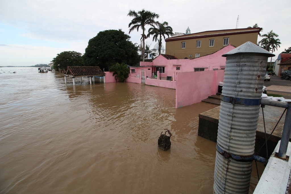 Imagen Prevén desbordamiento del río Papaloapan para este miércoles (+fotos y video)