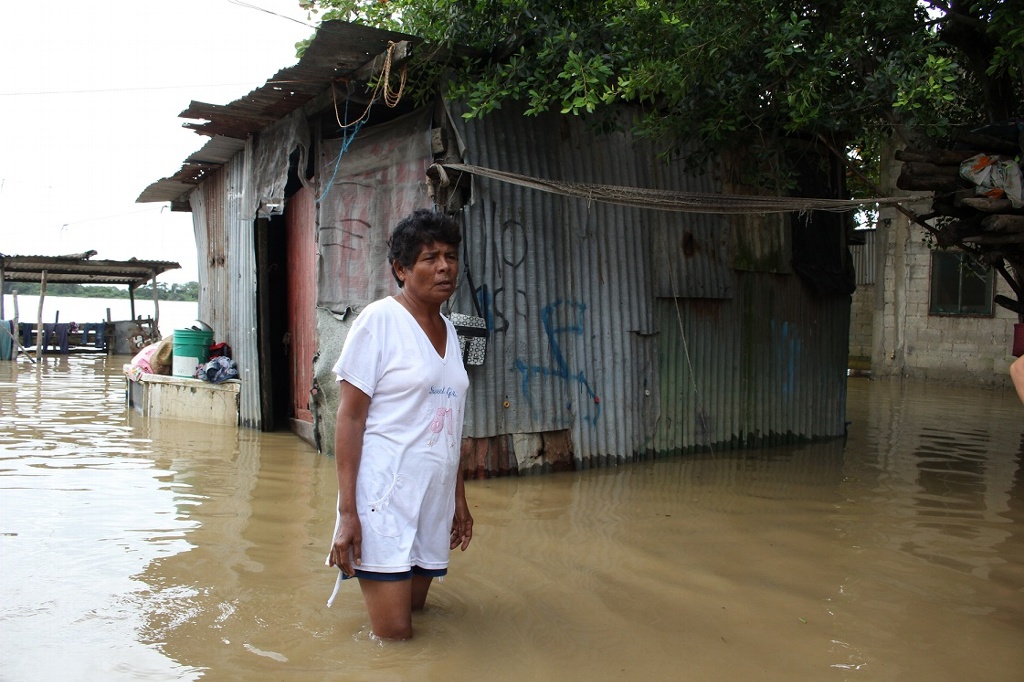 Imagen Aún inundadas más de 100 comunidades de Tlacotalpan, Veracruz