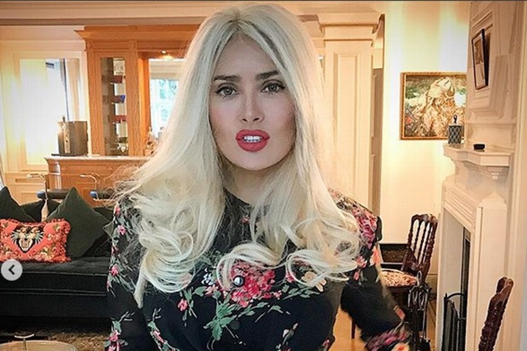 Imagen ¡En rubia! Salma Hayek cambia de look y divide opiniones (+fotos)