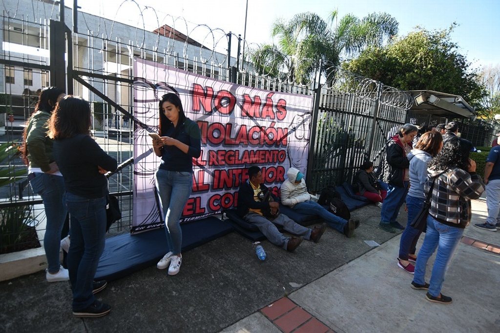 Imagen Afirma Morena que continuará bloqueado el Congreso de Veracruz 