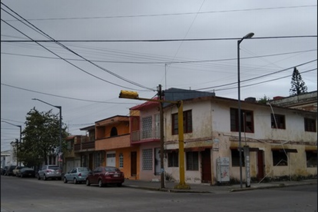 Imagen Viento deja 38 semáforos dañados en Veracruz, 8 son pérdida total: Tránsito