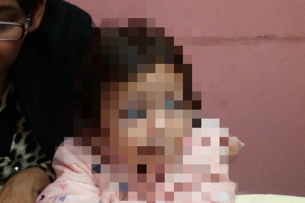 Imagen Hallan a niña de tres años caminando sola en mercado de Veracruz; nadie la ha reclamado