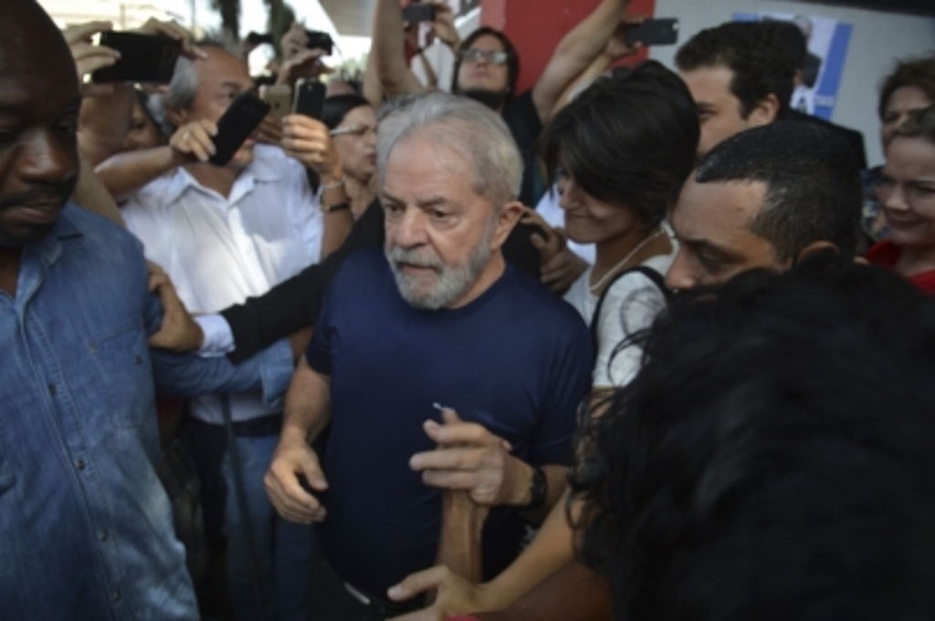 Imagen Reaparece Lula da Silva ante la justicia y reitera su inocencia