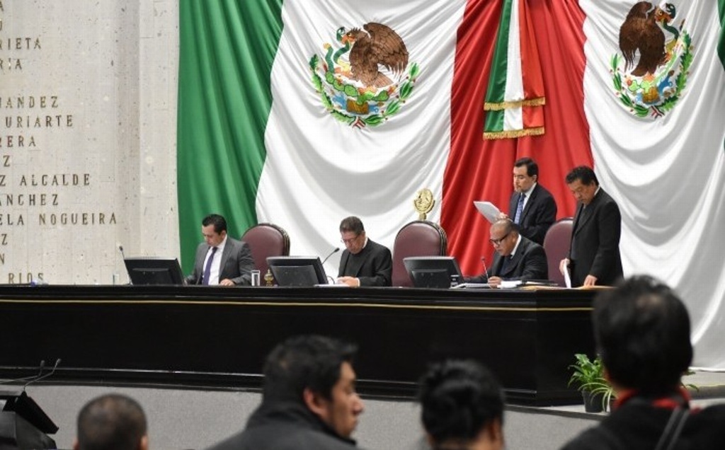 Imagen Diputados de Morena demoran sesión en Congreso de Veracruz 