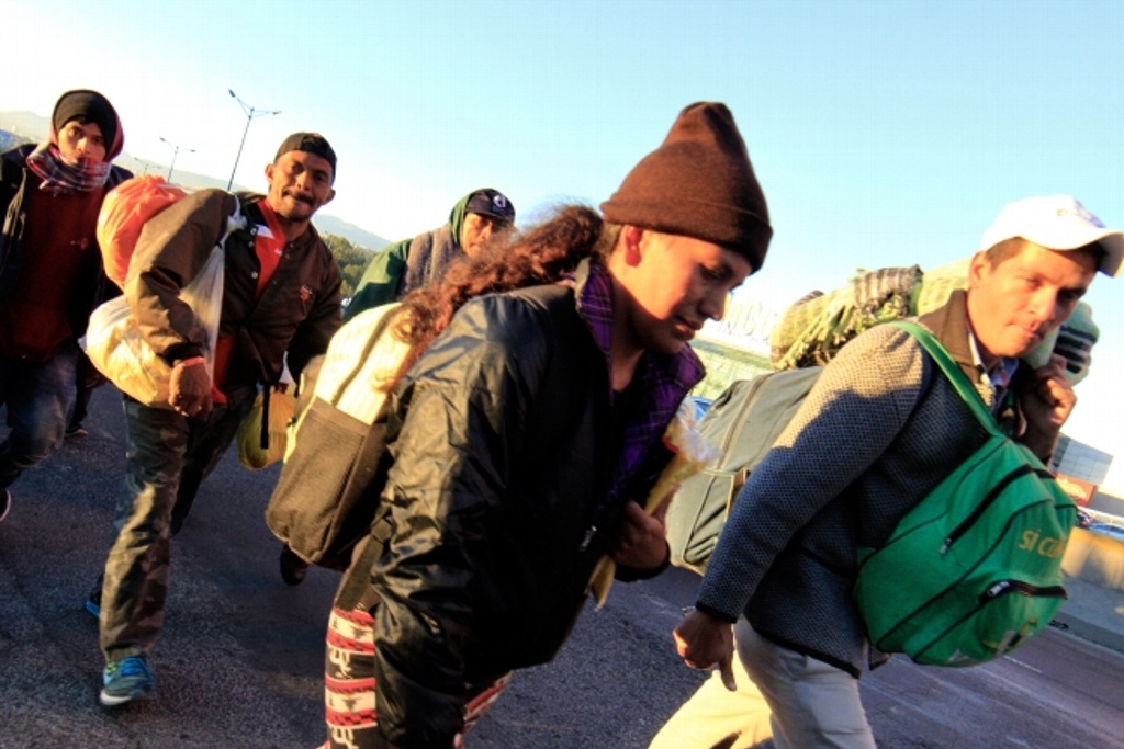 Imagen Segunda caravana migrante despierta en Querétaro, sigue a Guanajuato