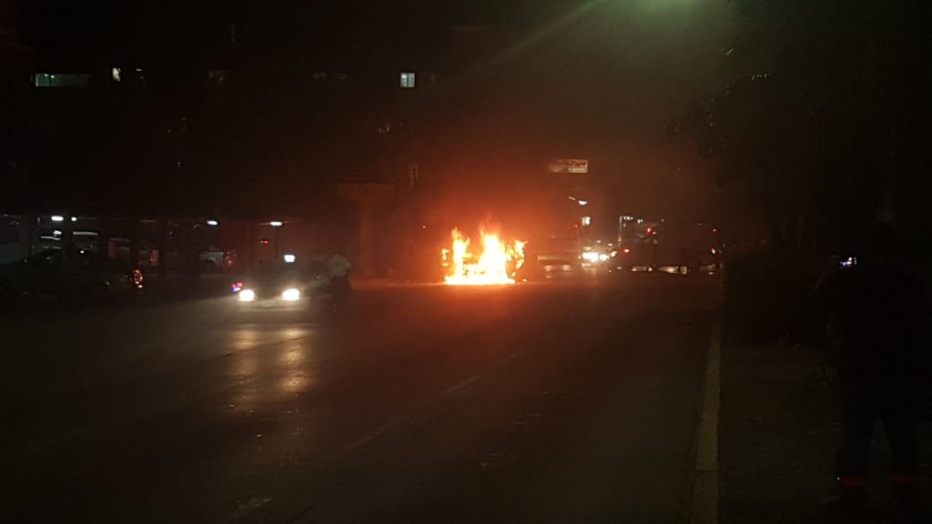 Imagen Se incendia camioneta en avenida Miguel Alemán en Veracruz 