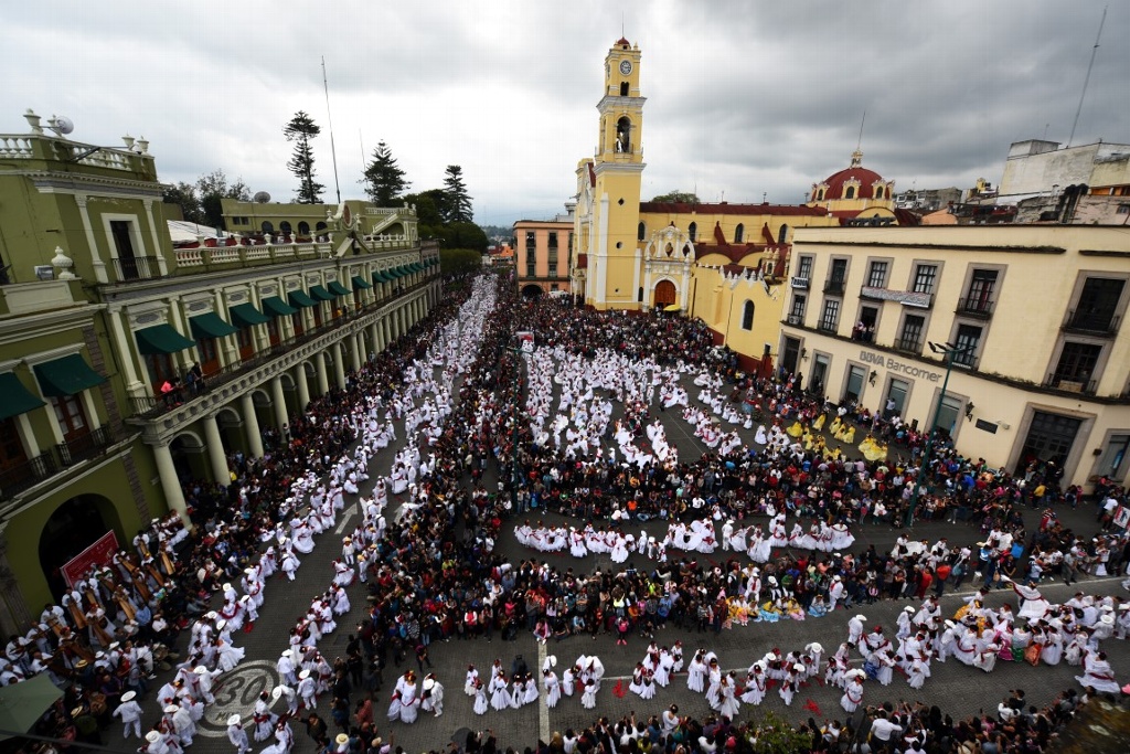 Imagen Más de 2 mil bailarines participan en la Bamba Récord 2018 en Xalapa, Veracruz (+Fotos y Video) 