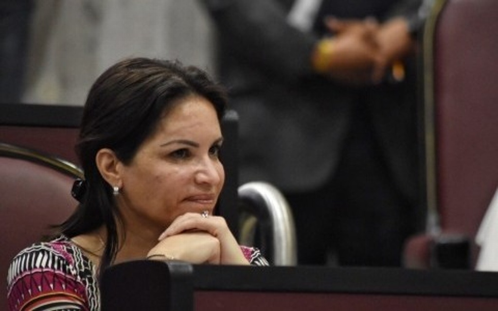 Imagen Sin turnarse a comisiones solicitud de juicio político contra fiscal de Veracruz: Diputada