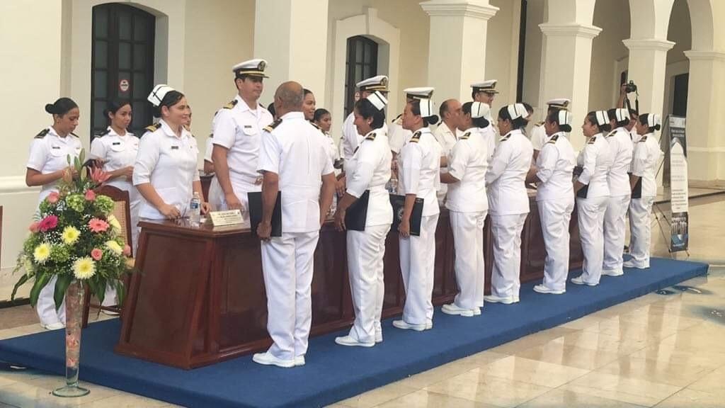 Imagen Entrega Semar certificados de calidad a enfermeras y enfermeros del Hospital Naval de Veracruz 