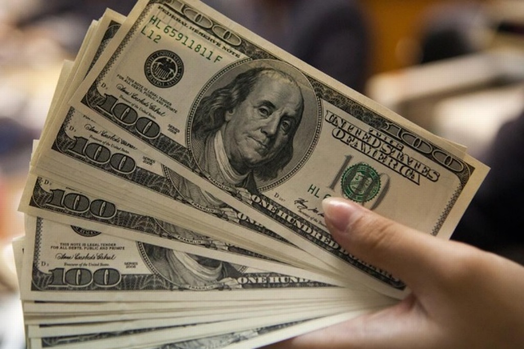 Imagen Casas de cambio del aeropuerto capitalino venden dólar en 20.22 pesos