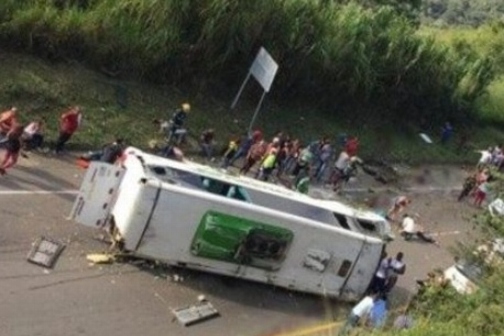 Imagen Accidente de autobús deja ocho muertos y 22 heridos en Colombia 