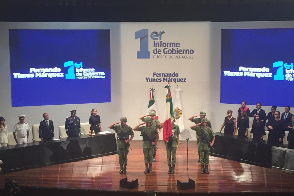 Imagen Fernando Yunes rinde su primer informe de gobierno como alcalde de Veracruz