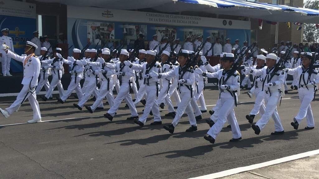 Imagen Se gradúan más de 300 oficiales en la Escuela de Mar de la Semar en Veracruz 