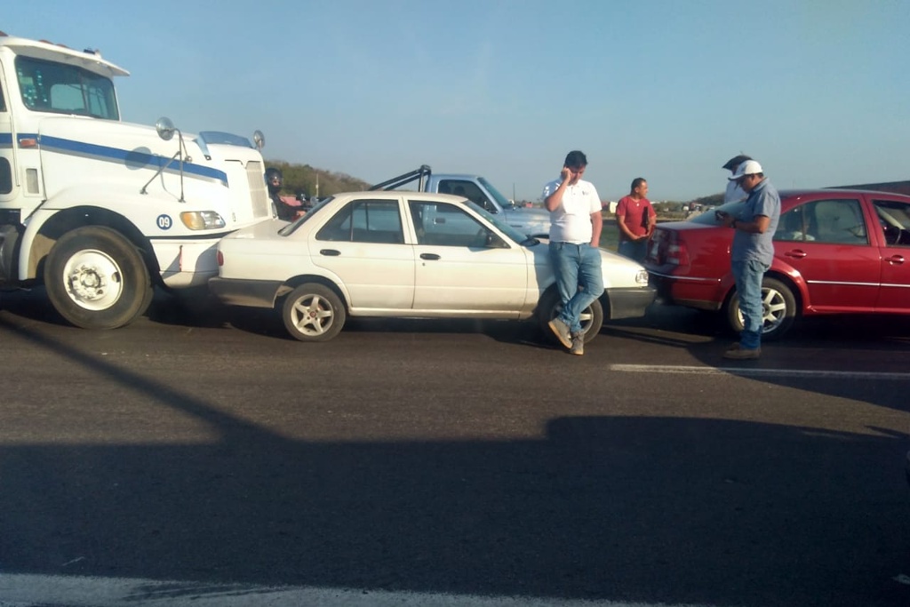 Imagen Choque sobre avenida de Veracruz genera carga vehicular, esta mañana