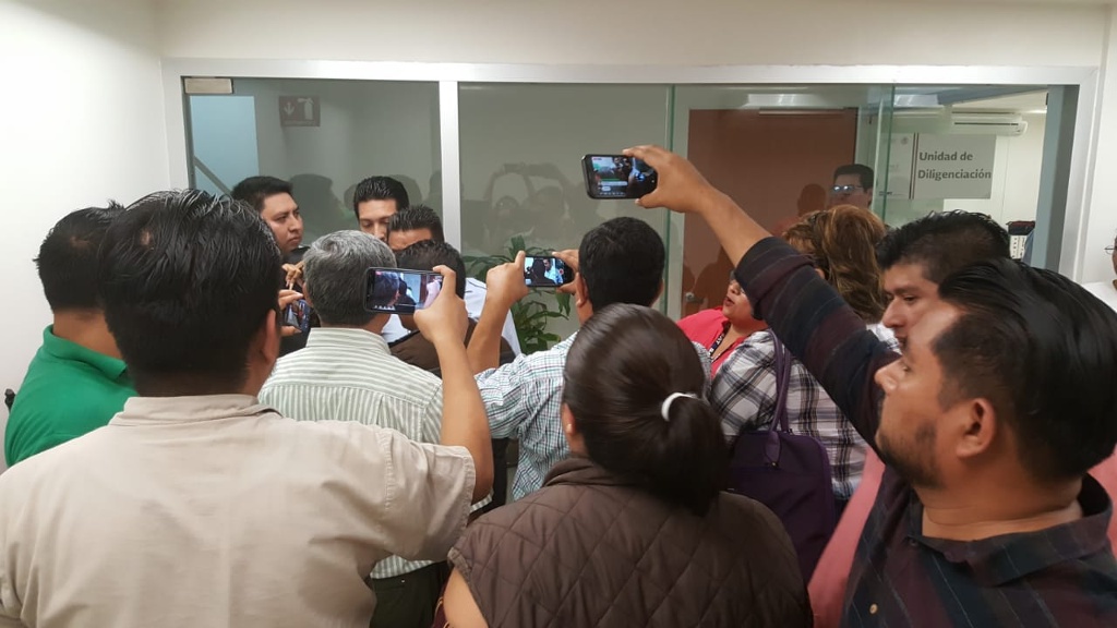 Imagen Conato de violencia por despido de trabajadores del SAT en Poza Rica, Veracruz 