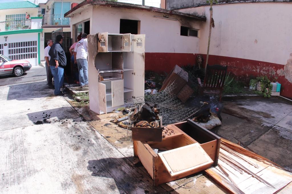 Imagen Incendio en una vivienda de colonia en Veracruz deja pérdidas materiales (+Fotos)